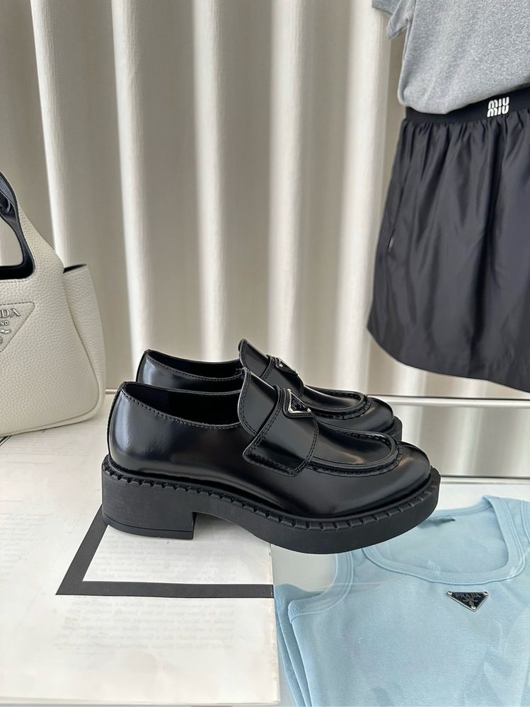 Лофери  Prada..,