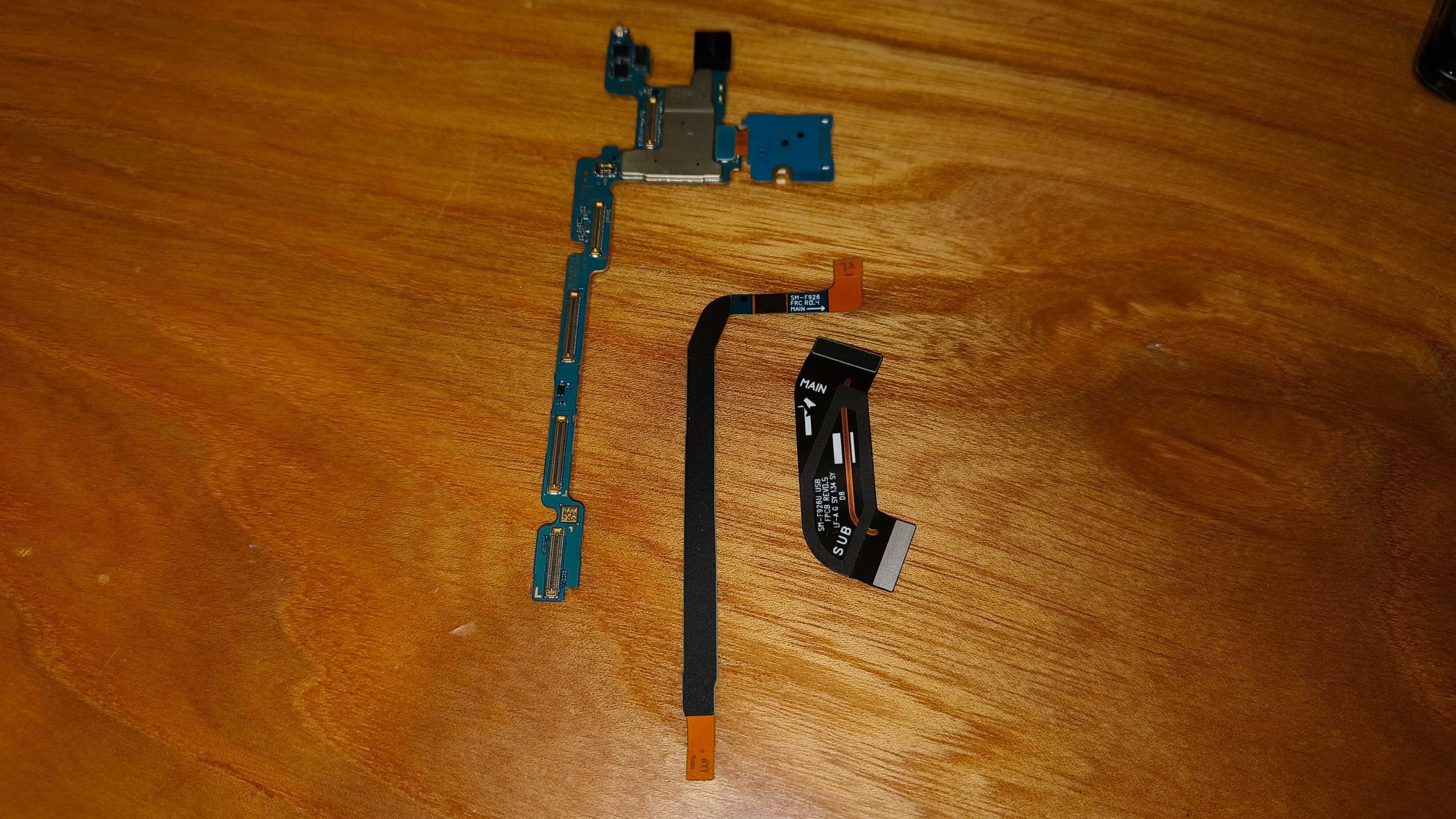 Część płyty głownej taśmy Samsung Fold 3