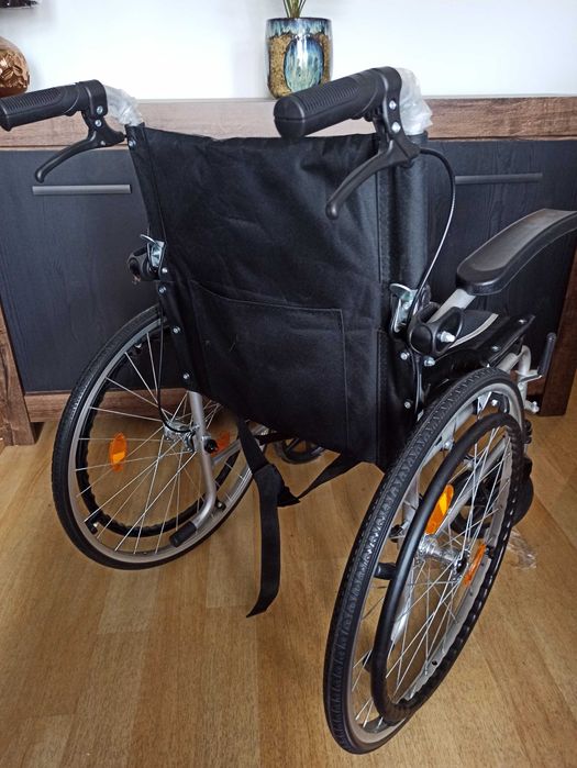 Wózek inwalidzki aluminiowy AT52311 nowy.