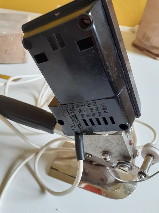 Nóż krawiecki używany