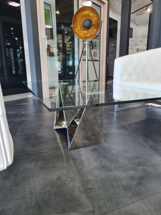 Designerski stolik kawowy ze szkła