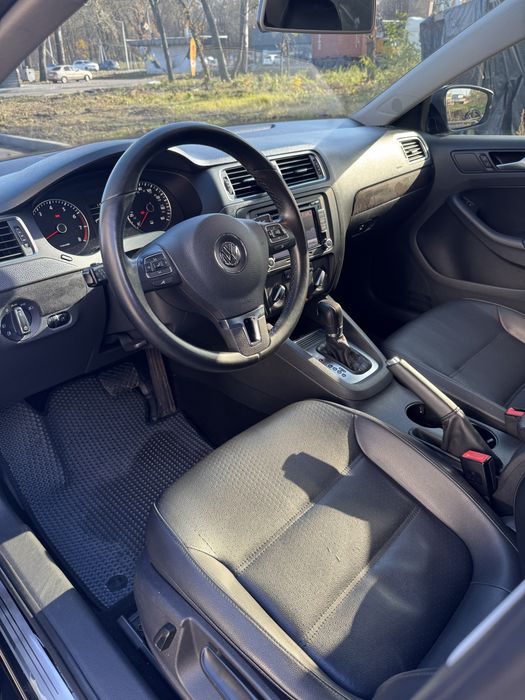 Volkswagen Jetta SE 1.8 2014