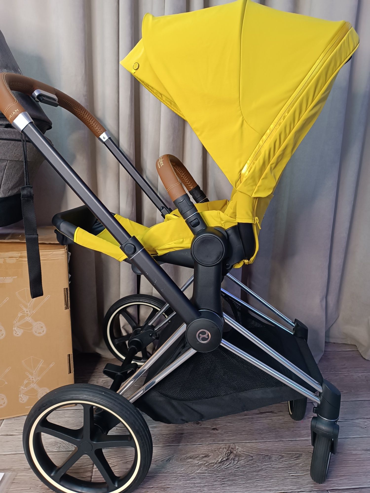 Cybex priam platinum frame carry cot