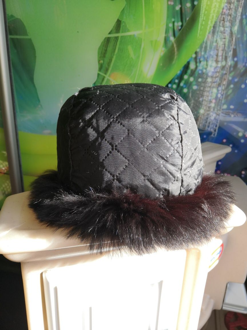 Продам женскую песцовую шапку