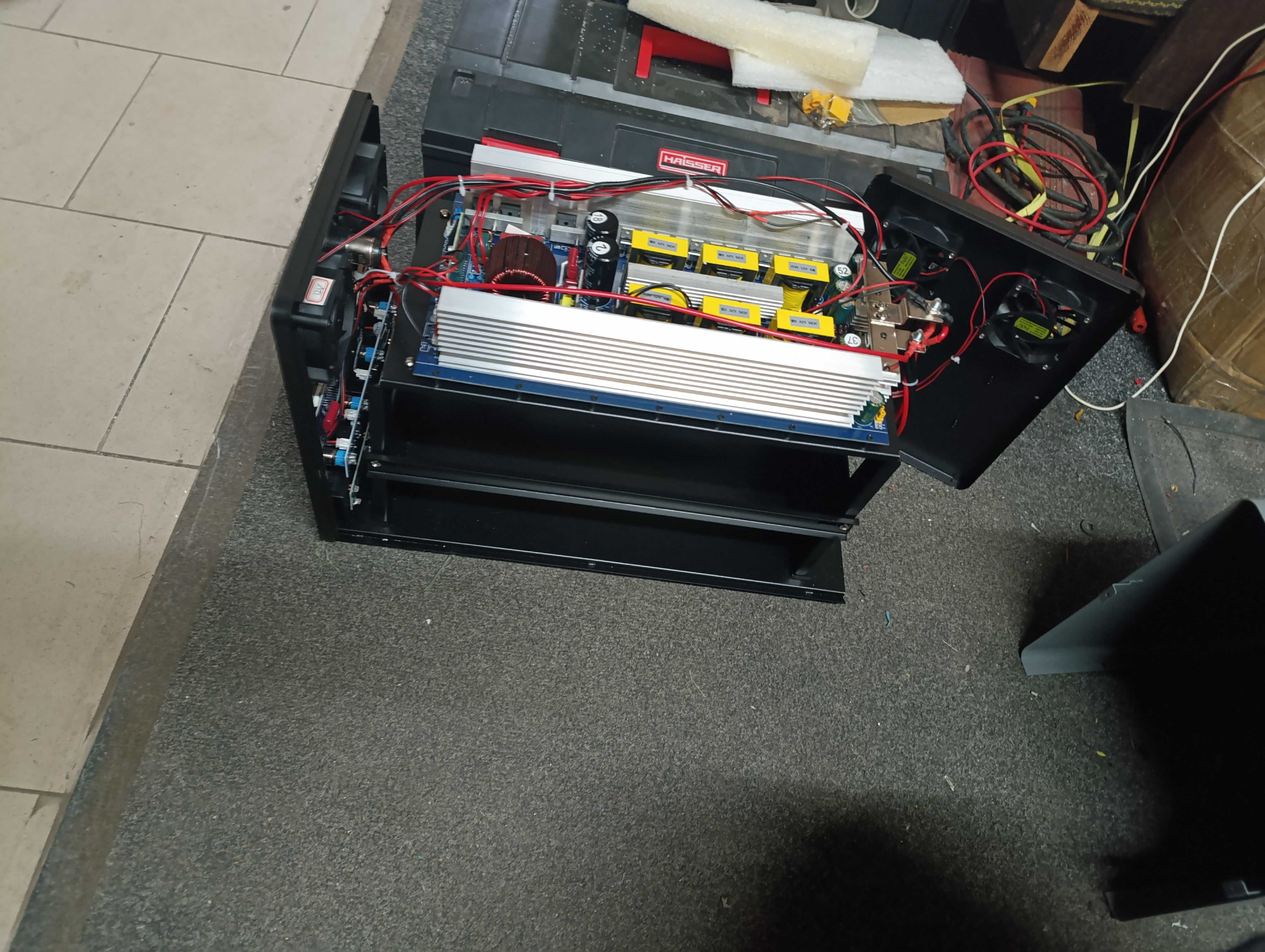 Інвертор на 12/24v в  в крутому корпусі на 6000W/3000W