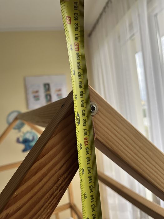 Łóżeczko - domek dla dziecka. Solidne dziecięce łóżko + materac.