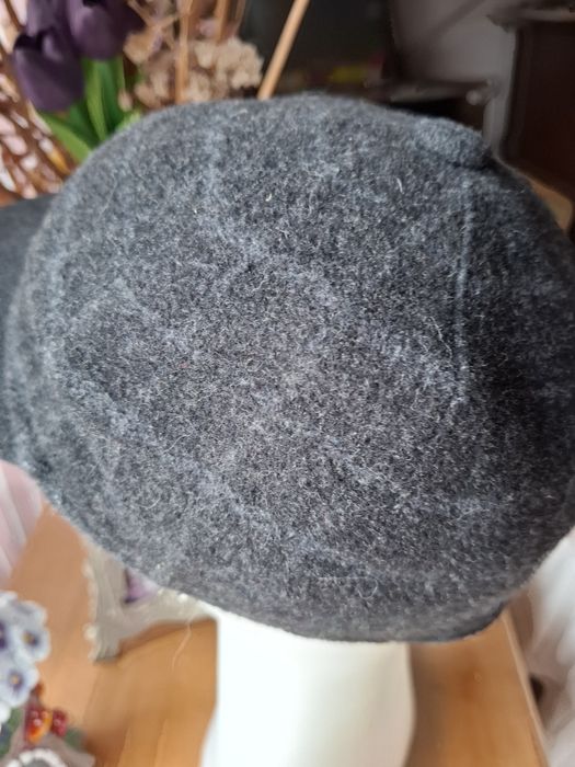 Boné, boina, chapéu de inverno. Novo