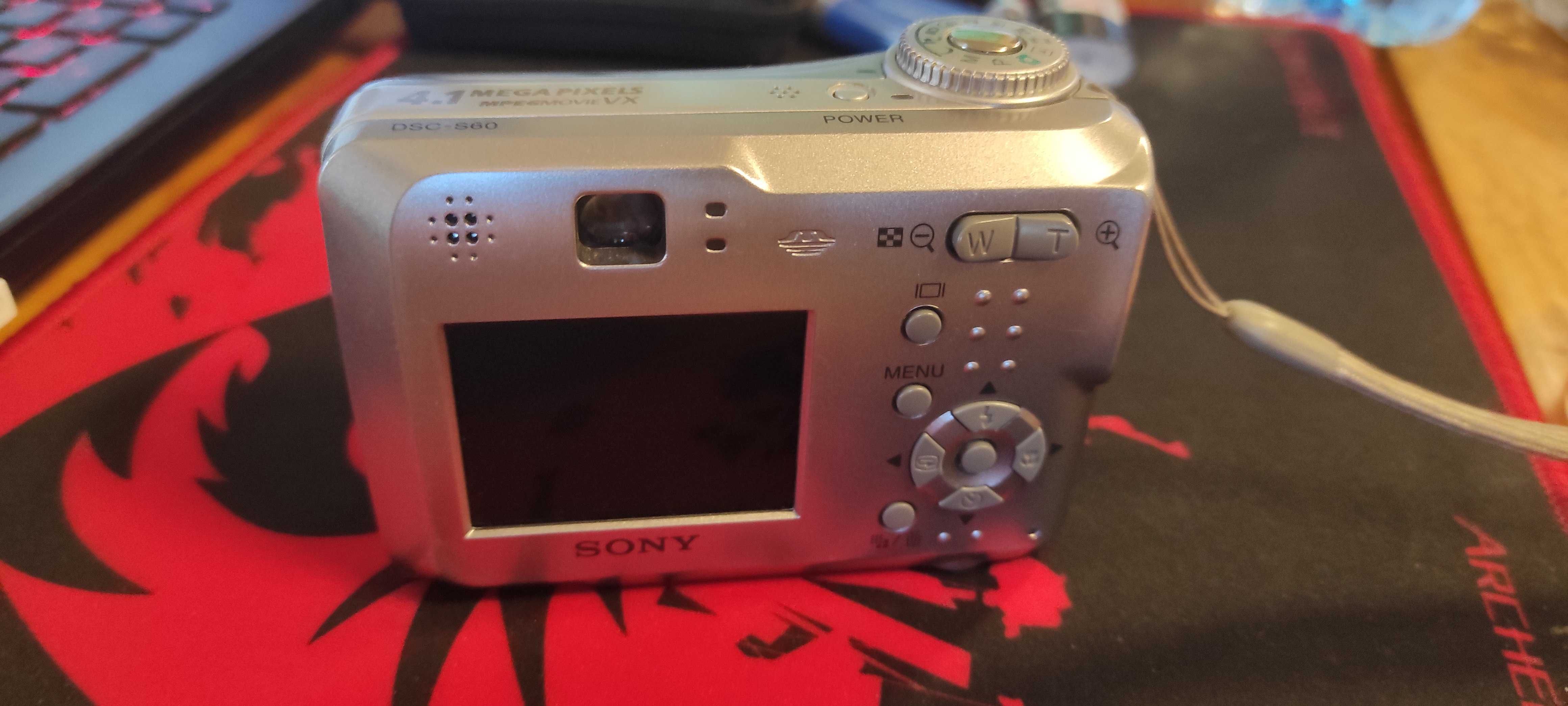 Sony Cyber-shot DSC-S60 4.1MP Digital Camera.
