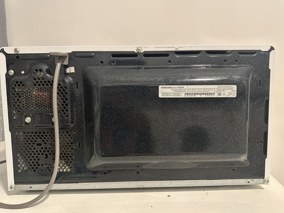 Мікрохвильовка Samsung ME81KRW-2