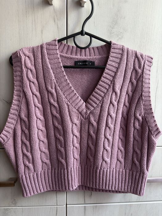 Вʼязана жилетка Calliope