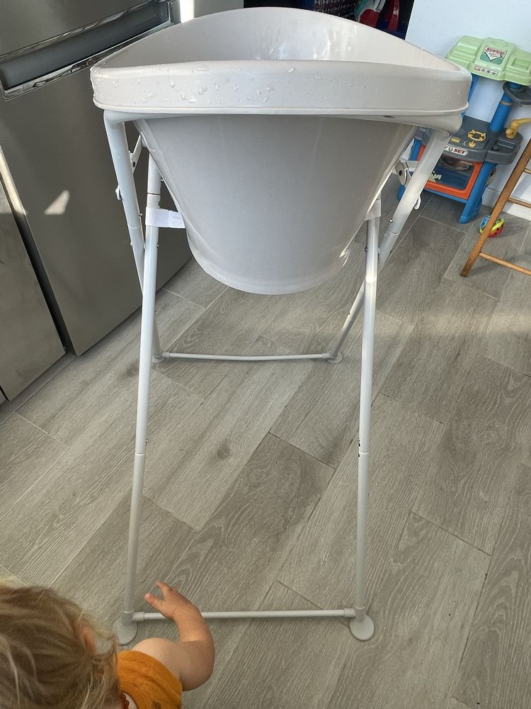 Banheira Shnuggle para bebê com suporte