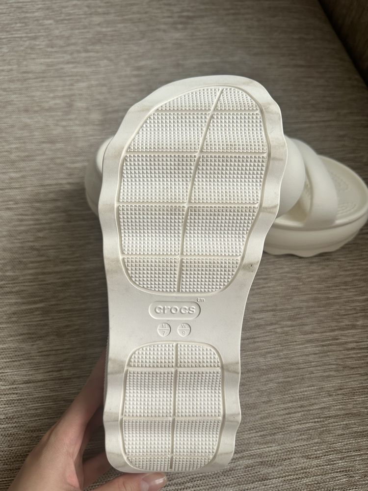 Шльопанці Crocs Mega Crush Tripe Strap оригінал