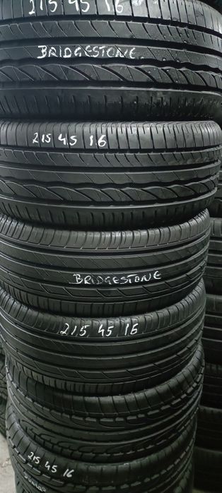 Pneus  215/45/16
