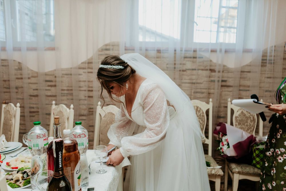 Весільна сукня в чудовому стані