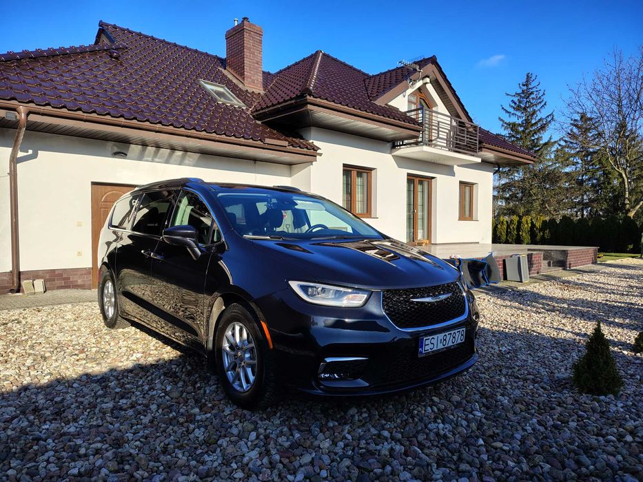 Chrysler Pacifica , bogate wyposażenie, 35 tys. km przebiegu