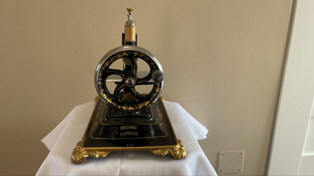 „Original Express”, zabytkowa maszyna do szycia (ok.1880r.)