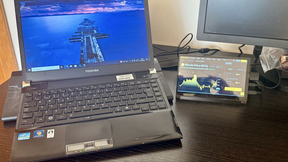 Portátil Toshiba + Dockstation