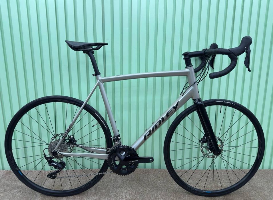 Стан нового Шосейний велосипед L Ridley Fenix SLA 2024рік shimano 105