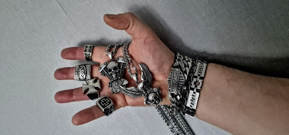 Efektowny wisiorek zawieszka czaszka silnik chopper motocyklowa Harley