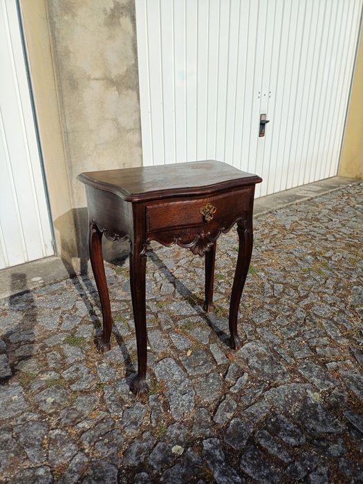 Mesinhas de cabeceira clássicas
