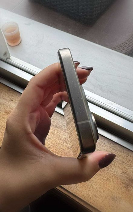 Iphone 15 Pro - Prateado