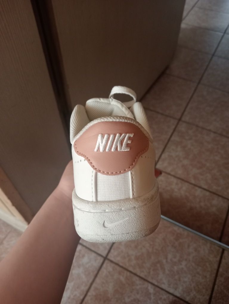 Buty Nike białe oryginalne