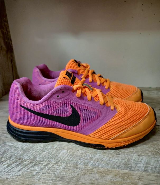 Бігові кросівки NIKE ZOOM FLY