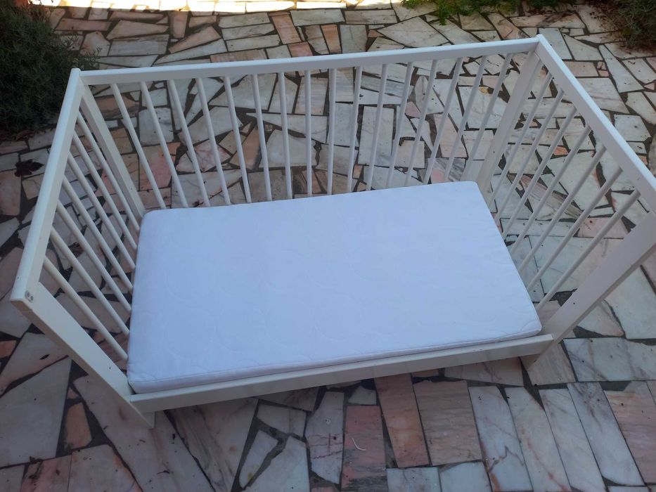Cama de Bebé IKEA Gulliver com lençóis e mais