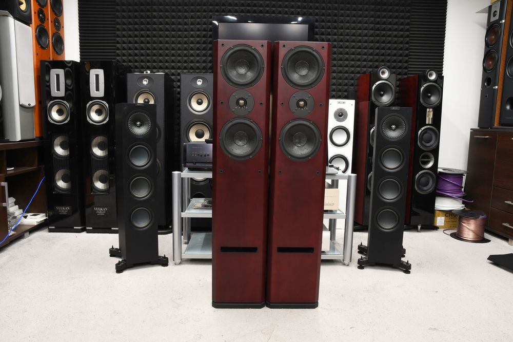 Kultowe kolumny Głośnikowe podłogowe stereo Usher V-604 4 Ohm
