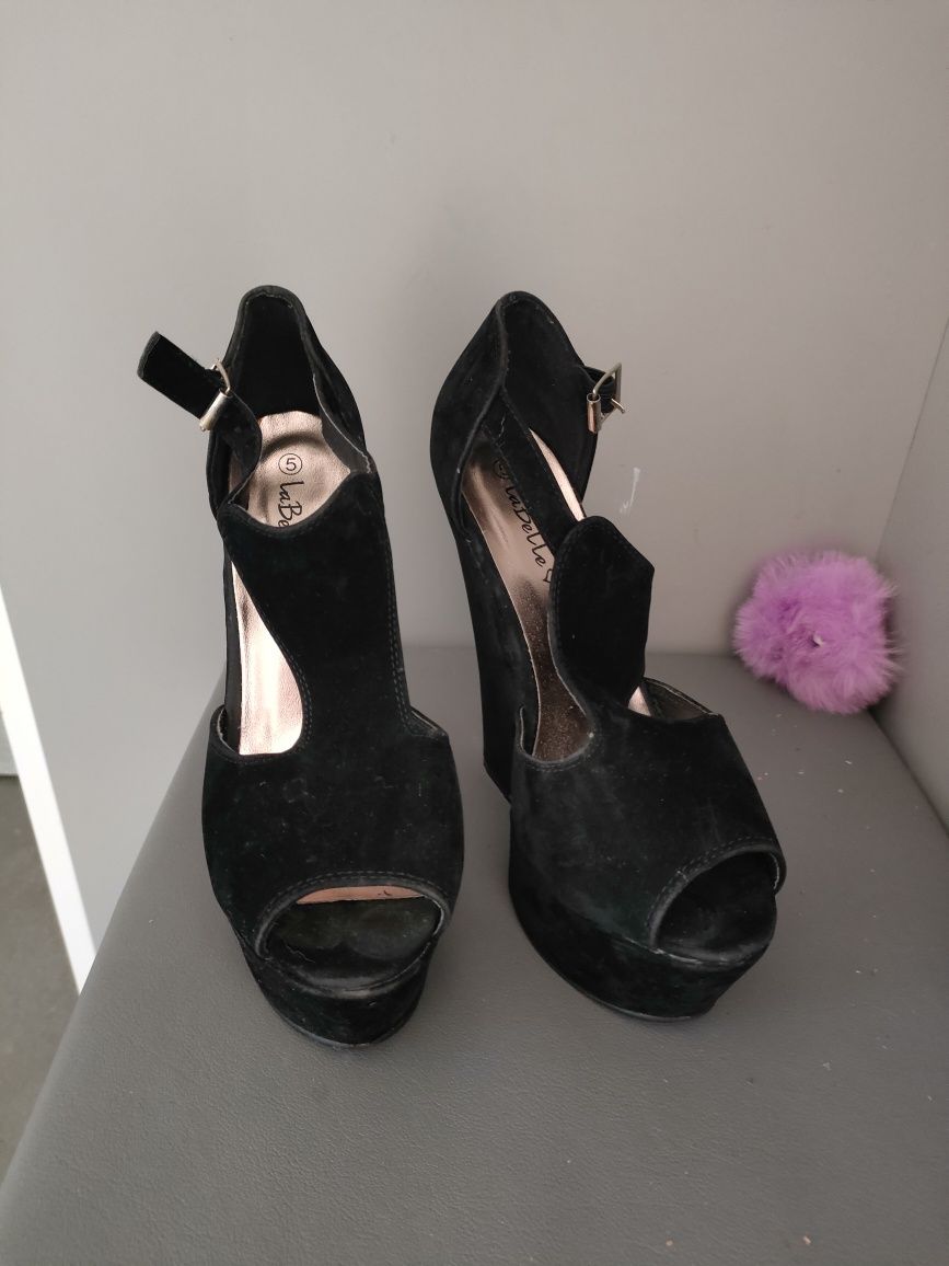 Buty koturny czarne