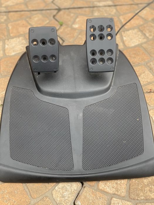 Кермо та педалі momo в гарному стані