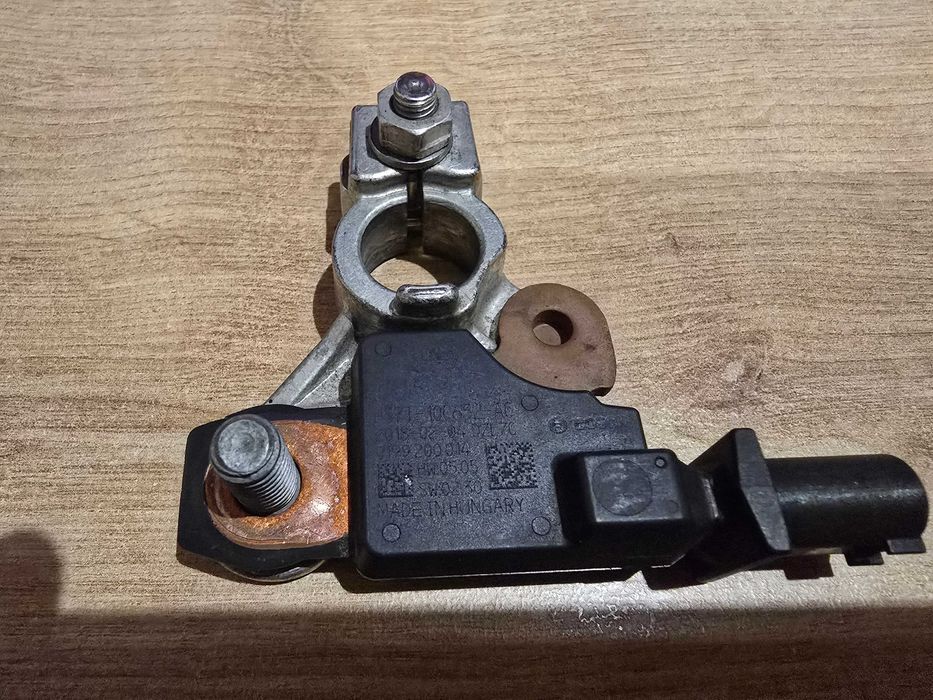 Klema minusowa akumulatora Ford Edge 16-17 Mondeo 14- DS7T-10C652-AC