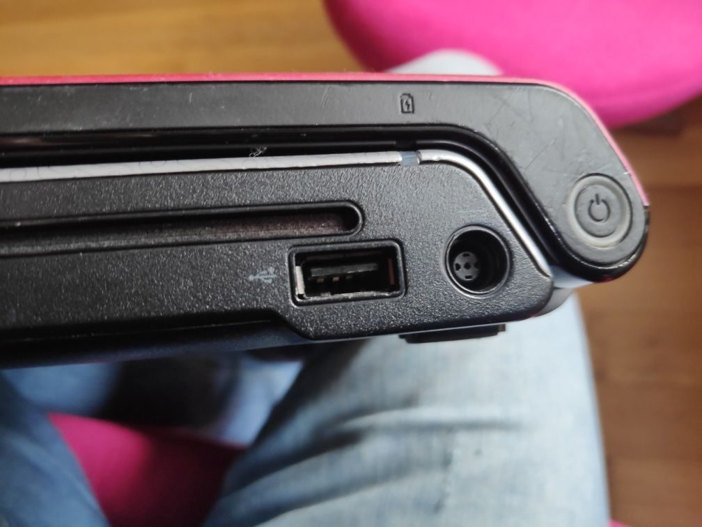 Dell 17 cali Core 3i 4gb system JBL