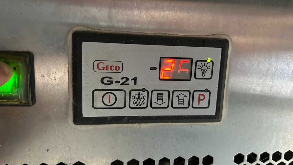 Bemar chłodniczy, lada sałatkowa, ciąg wydawczy