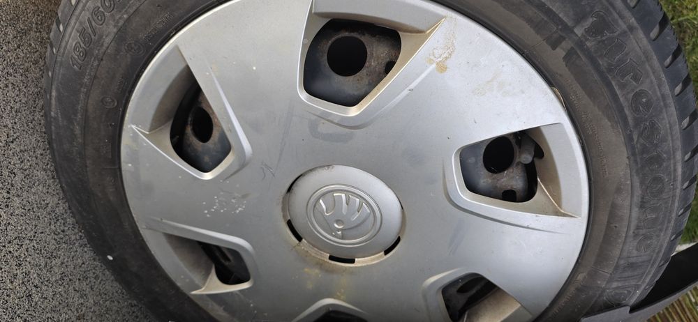 Sprzedam opony zimowe 15 firestone felgi kolpaki skoda rapid