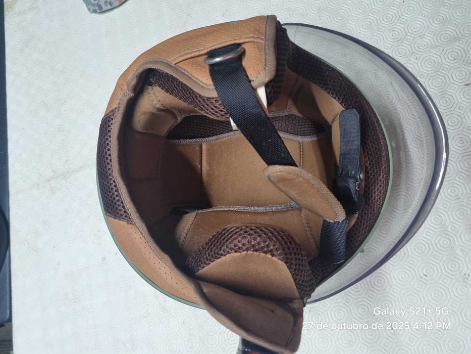 Vendo capacete bonito verde