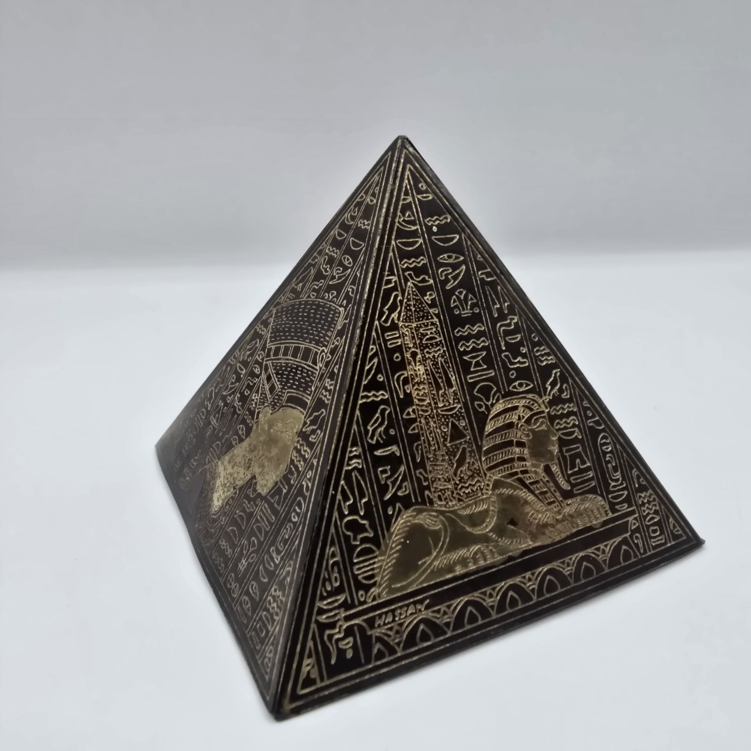 Egipska pamiątka – piramida z hieroglifami, 6cm, tanio, kolekcja