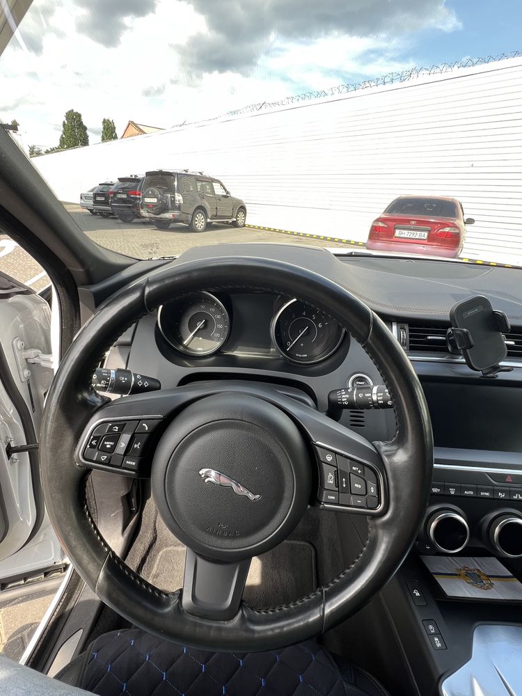 Jaguar E-Pace R-Dynamic S 2.0T AWD | Бензин | 2017 | США