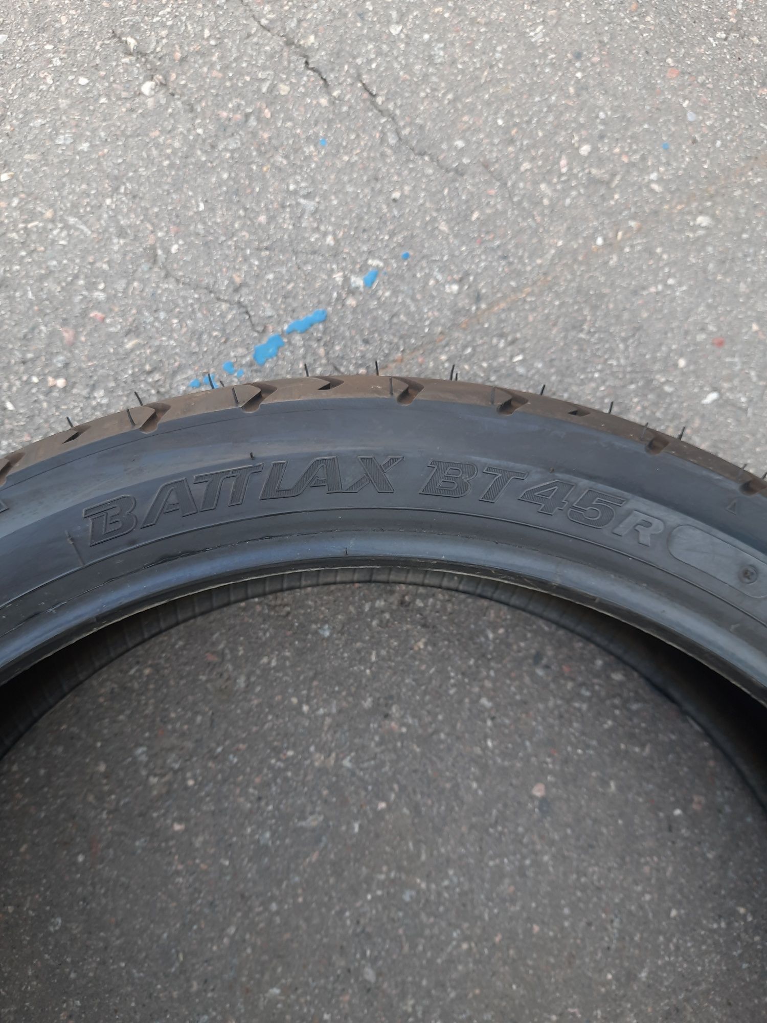 Продам шину Brigestone 140/70/18