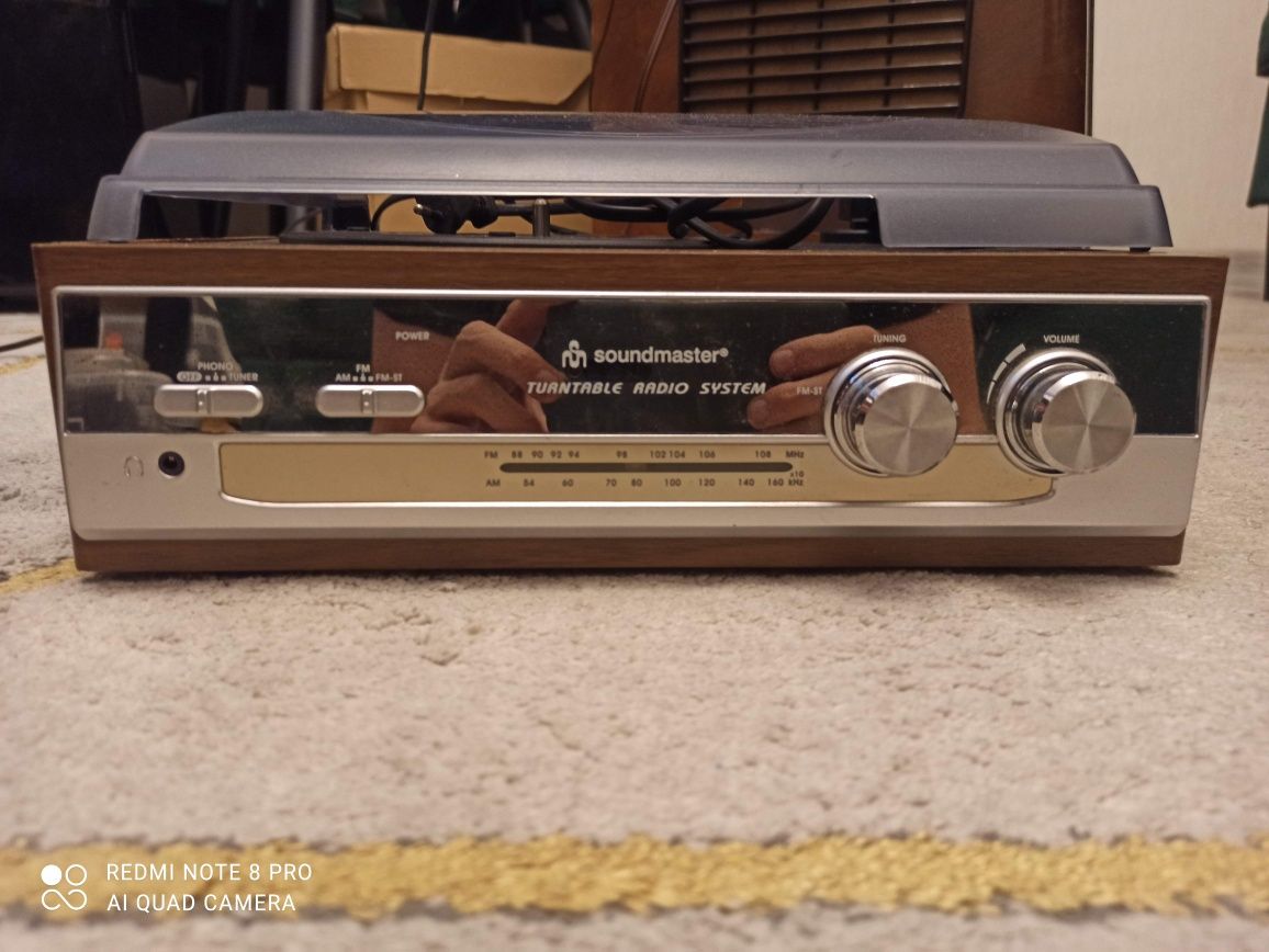 Gramofon z radio Soundmaster vintage