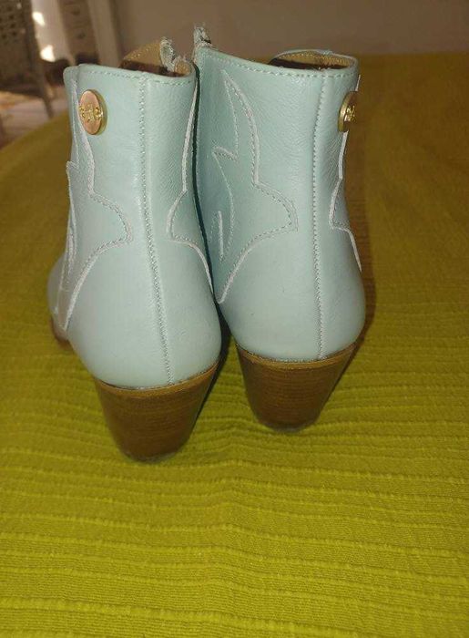 Botins em pele da Ruika