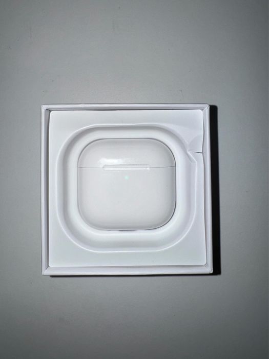 Airpods 4 c/cancelamento de ruído