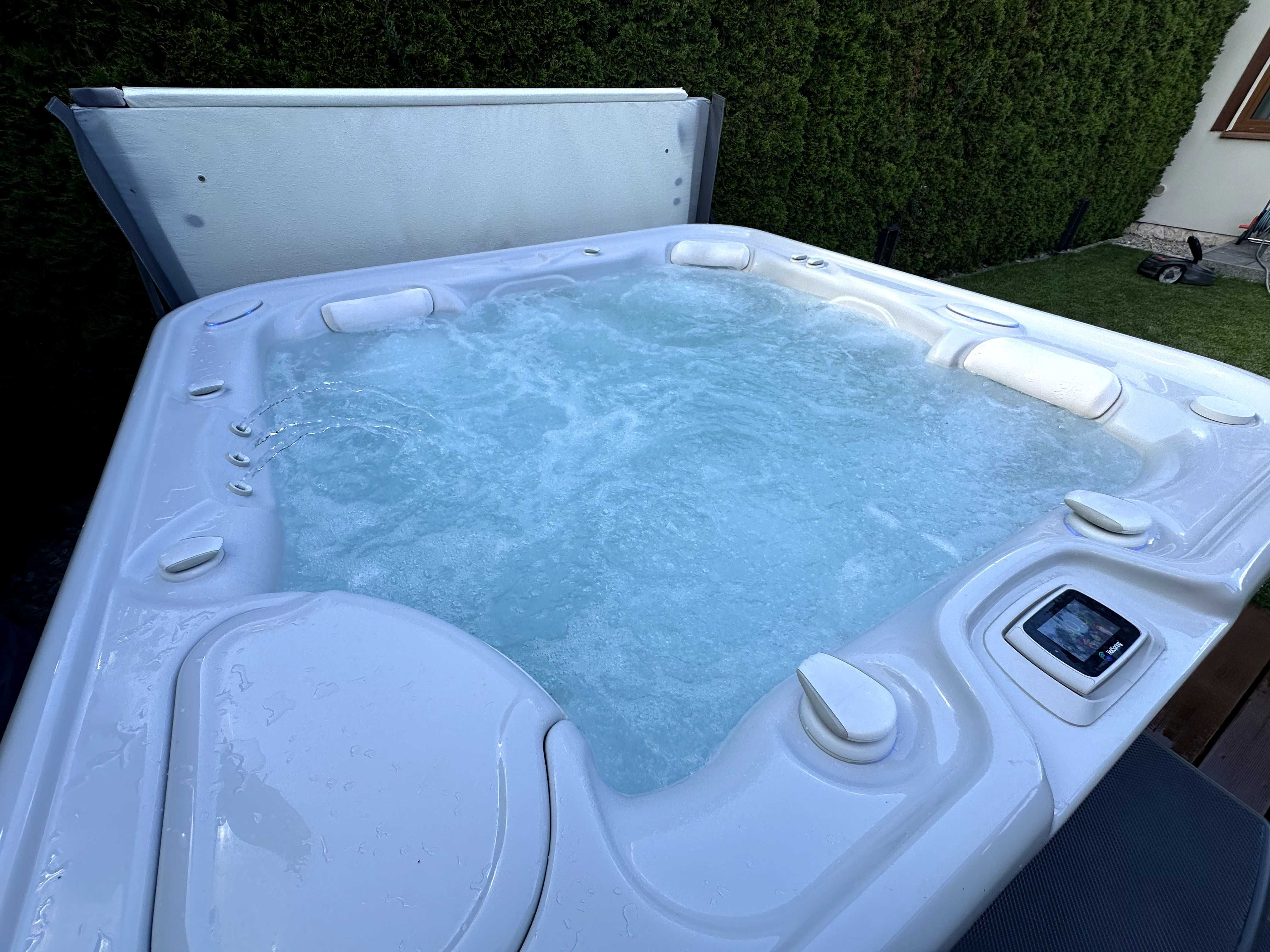 Jacuzzi ENVOY 5 osobowe plus system solny Hot Spring