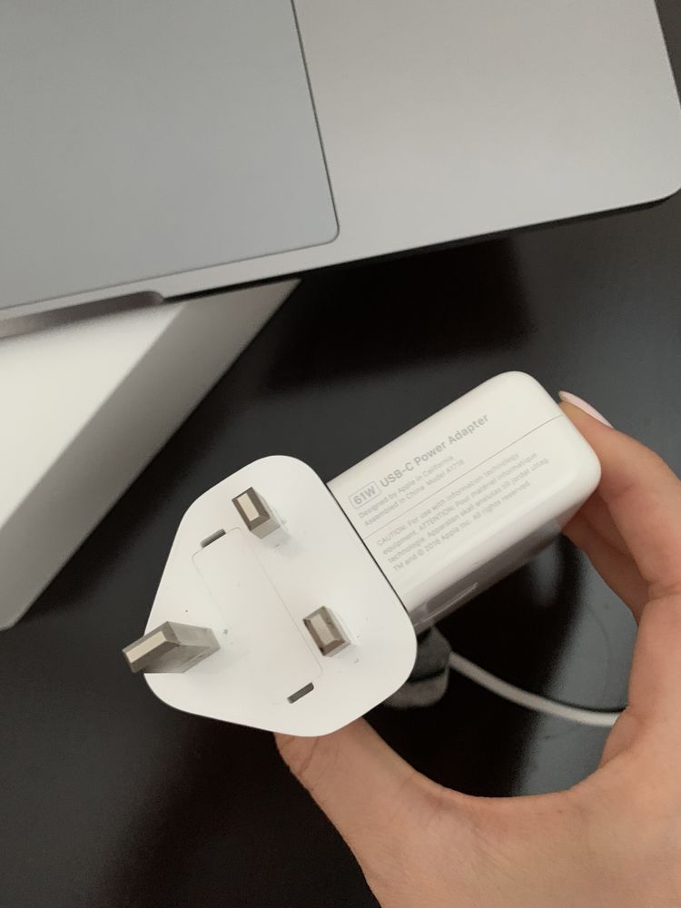 MacBook Pro 2017, 13-inch, 8gb . Куплен ОАЭ Дубаи