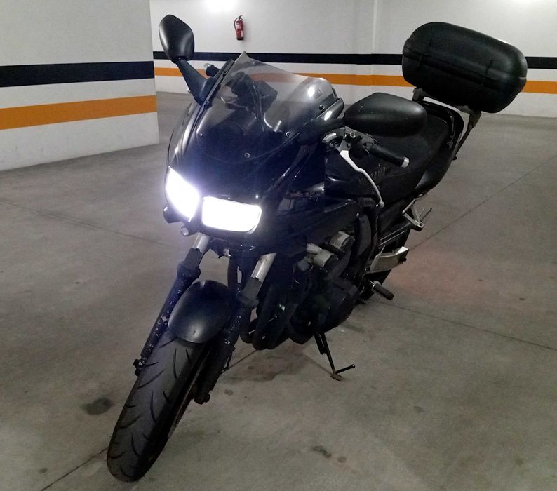 Moto Yamaha FZS 600 Fazer