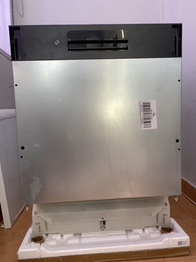 Máquina de lavar a loiça encastre