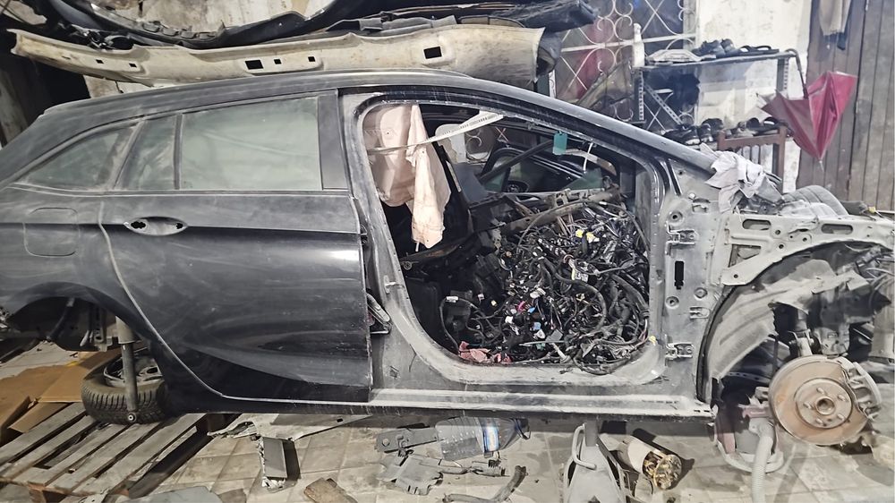 Opel Astra K 2019 - para peças