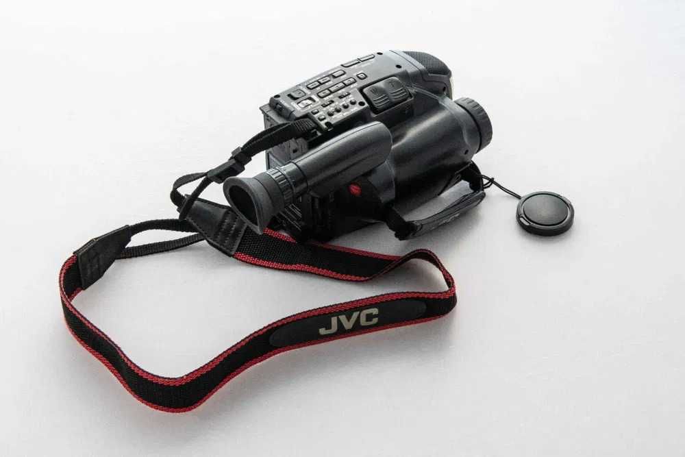 Kamera VHSC JVC GR-AX63 komplet