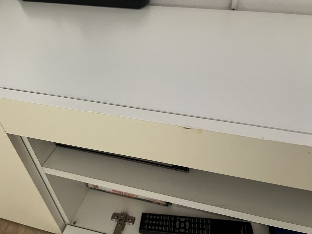 Movel de televisao branco