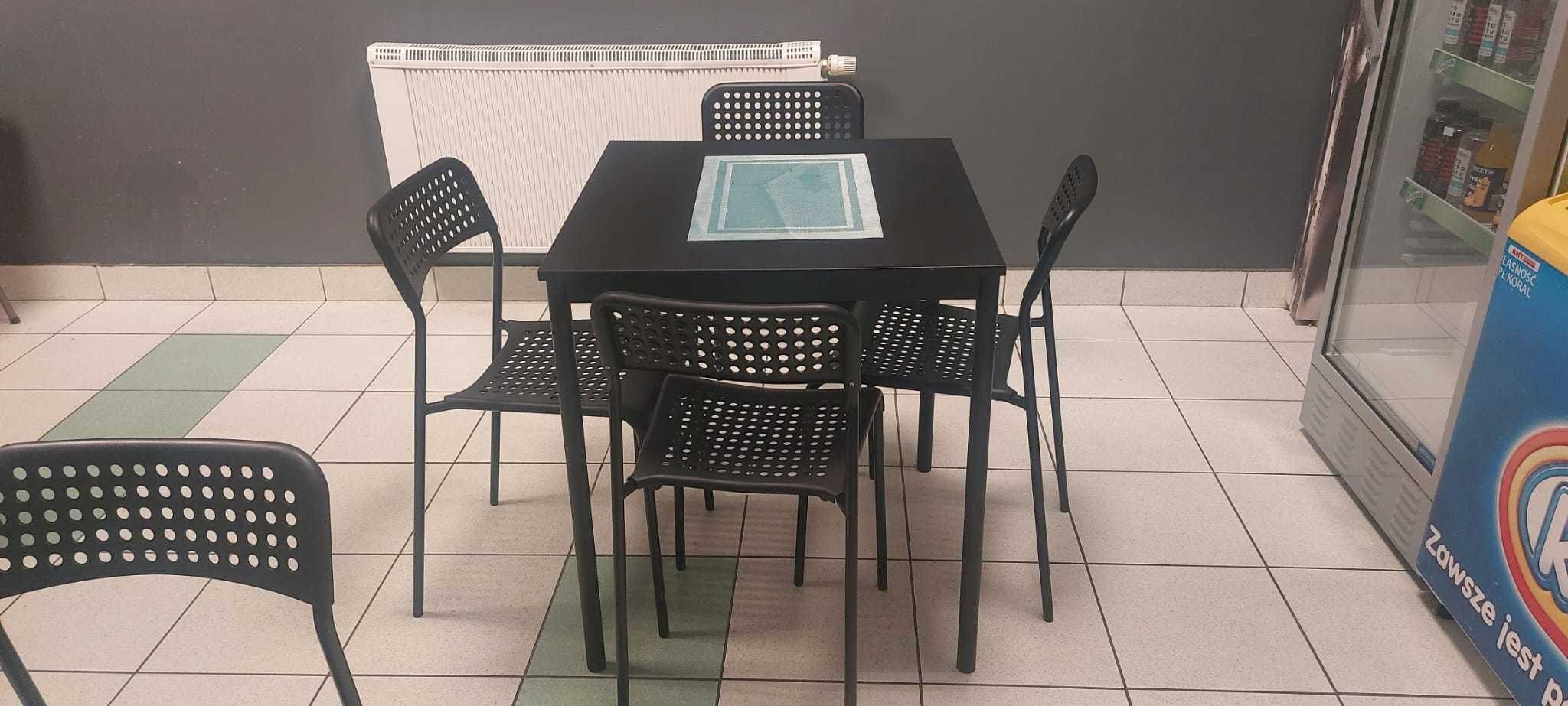 stolik i krzesła w różnej ilości i zestawie